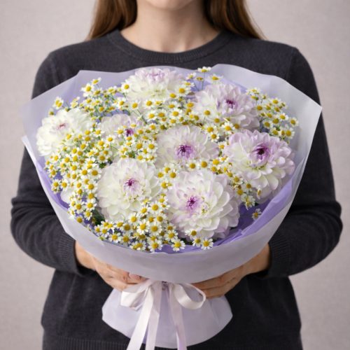 Букет георгинов «Молочная нежность»