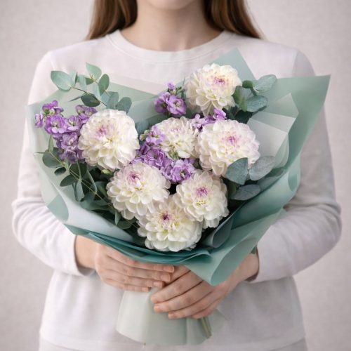 Букет георгинов «Мятная нежность»